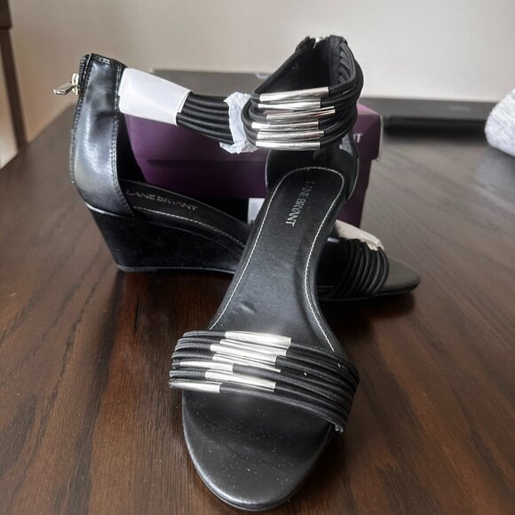 NWT Lane Bryant Strappy Black Wedge Sandals Size 8W - Picture 3 of 9